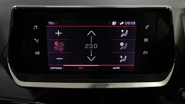 Used Peugeot 2008 2023 for sale - 76283035: Photo 13