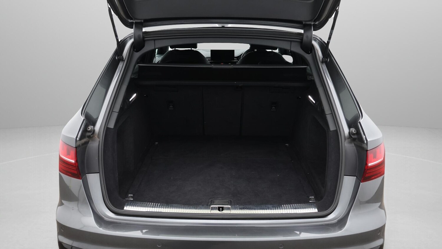 Used Audi A4 Avant 2022 for sale - 76370165: Photo 18