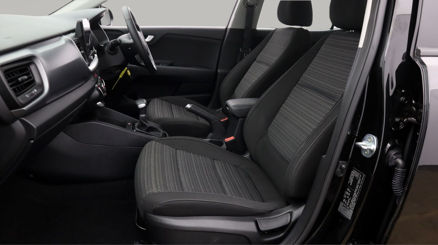 Used Kia Stonic 2025 for sale - 78007957: Photo 14