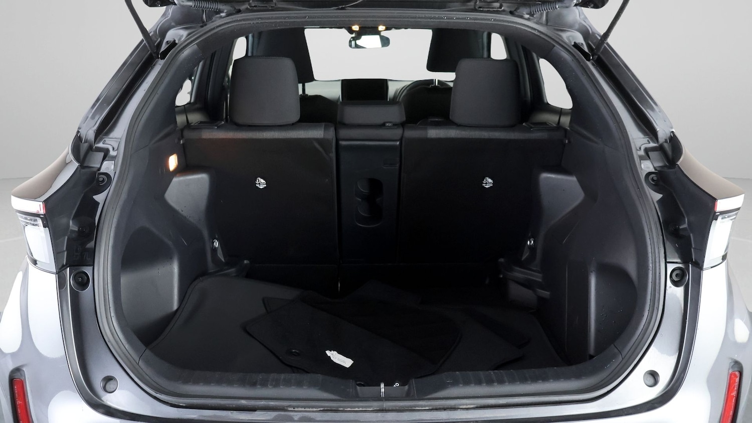 Used Toyota Yaris Cross 2024 for sale - 78075170: Photo 16