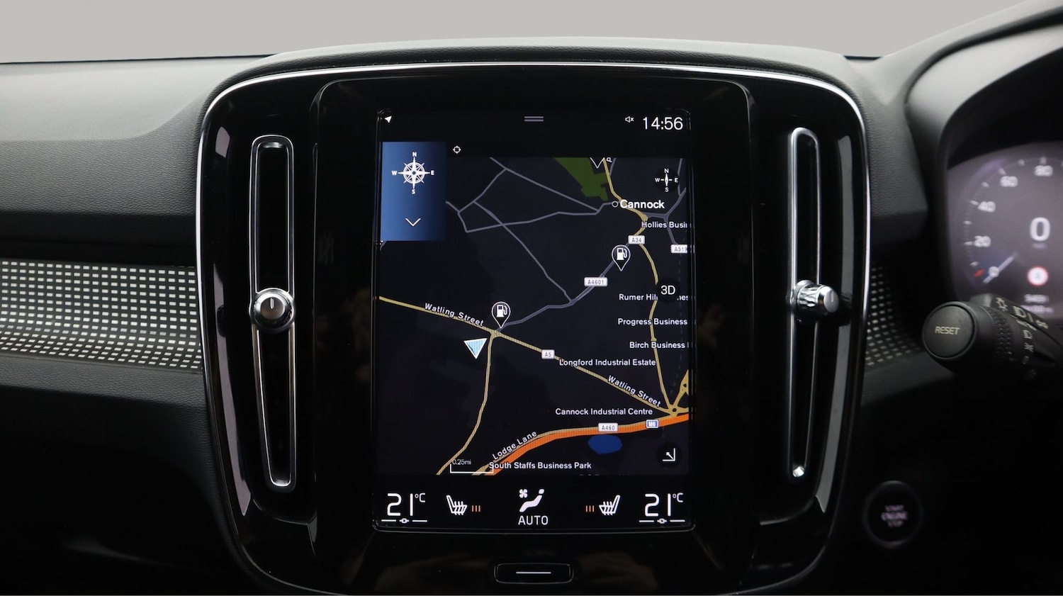 Used Volvo XC40 2022 for sale - 77681604: Photo 11