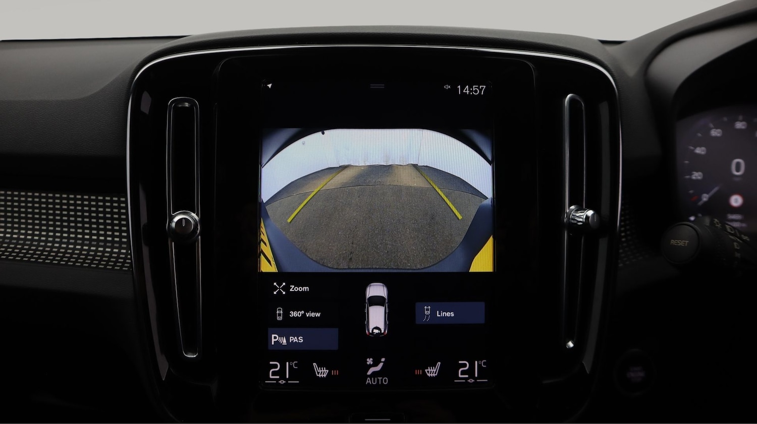 Used Volvo XC40 2022 for sale - 77681604: Photo 24