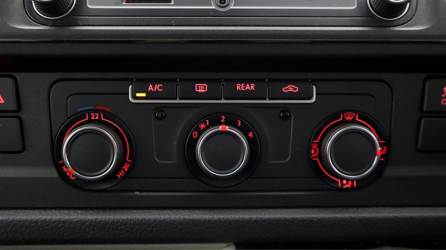 Used Volkswagen Transporter Shuttle 2019 for sale - 77692385: Photo 12