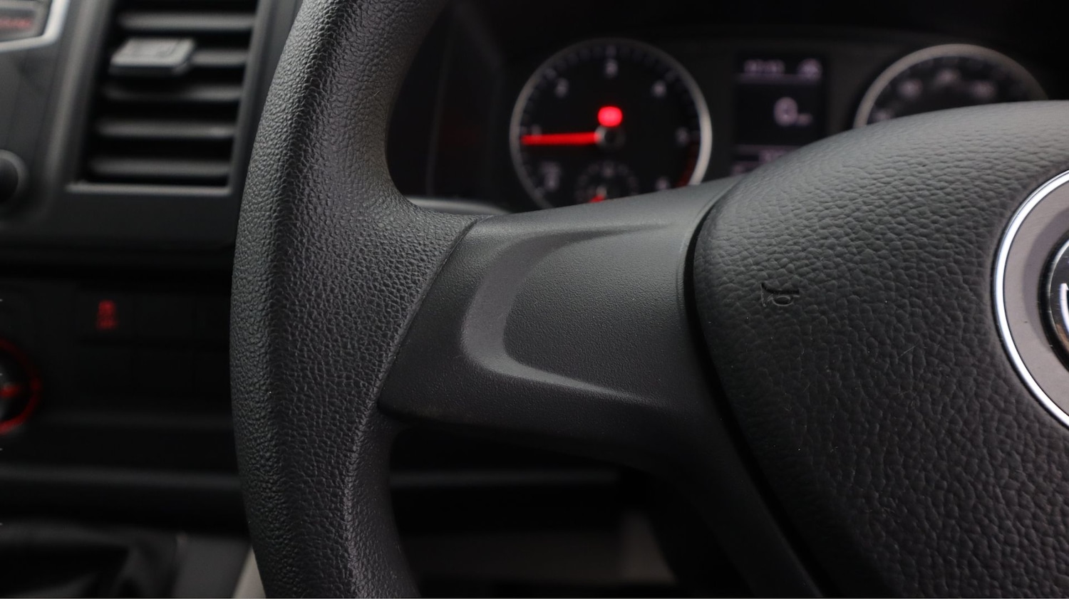 Used Volkswagen Transporter Shuttle 2019 for sale - 77692385: Photo 25