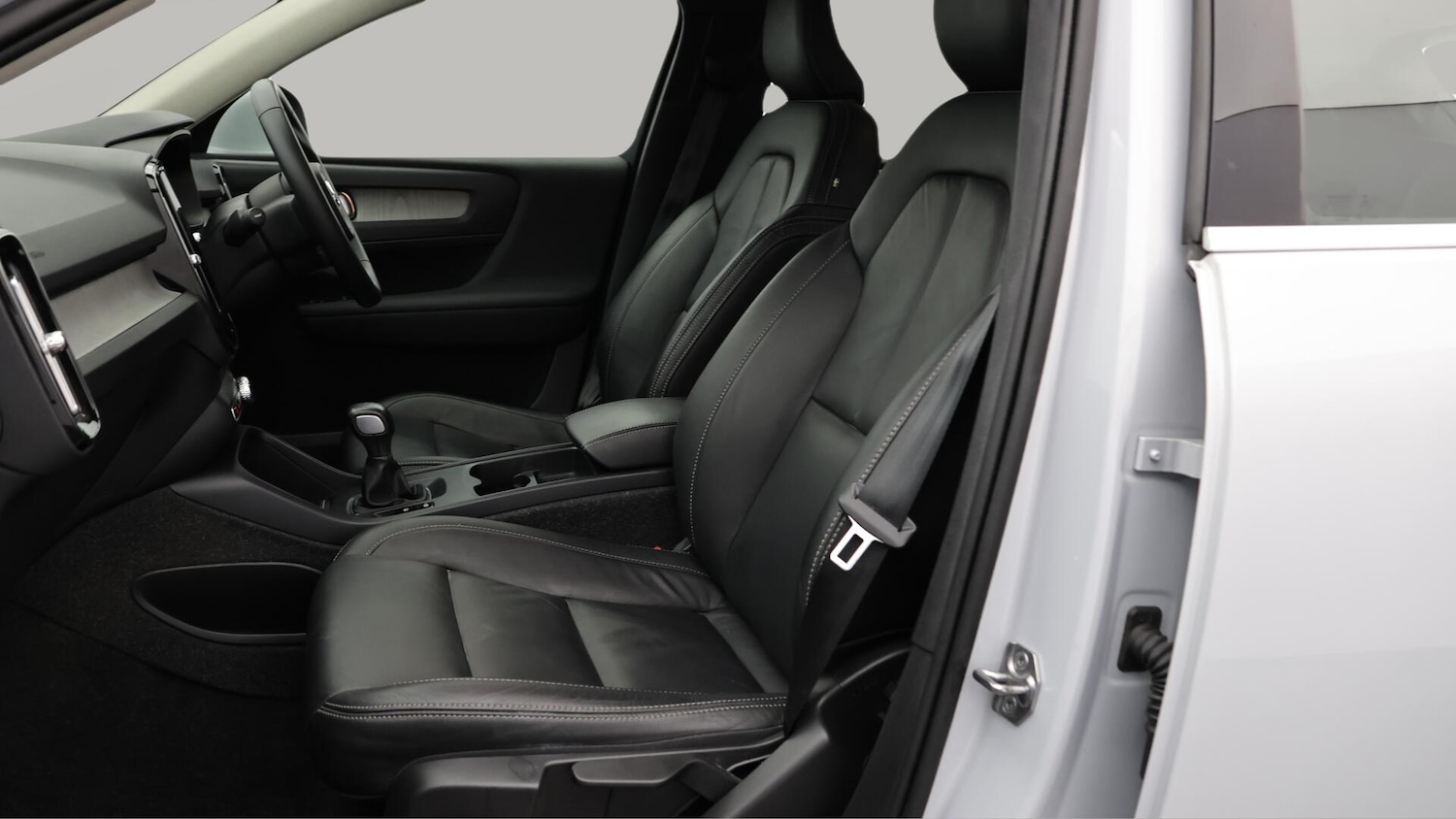 Used Volvo XC40 2021 for sale - 76247856: Photo 15