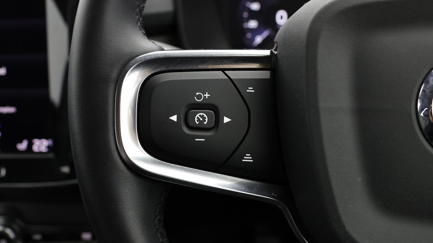 Used Volvo XC40 2021 for sale - 76247856: Photo 24