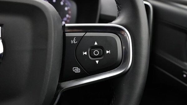 Used Volvo XC40 for sale - 76247856: Photo 25