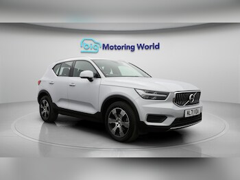 Used Volvo XC40 for sale - 76247856: Photo 2
