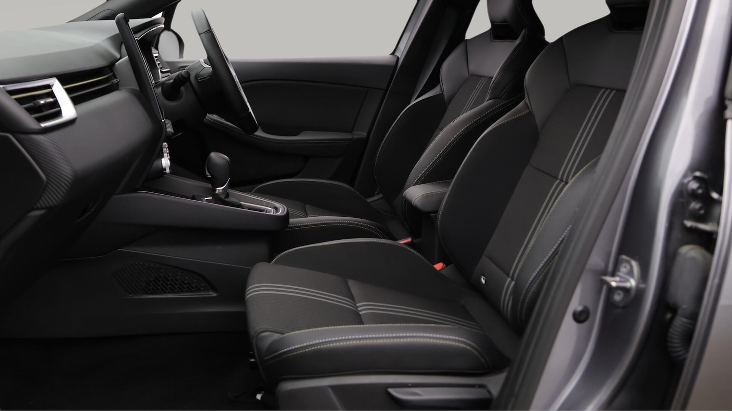 Used Renault Clio 2023 for sale - 76472270: Photo 15