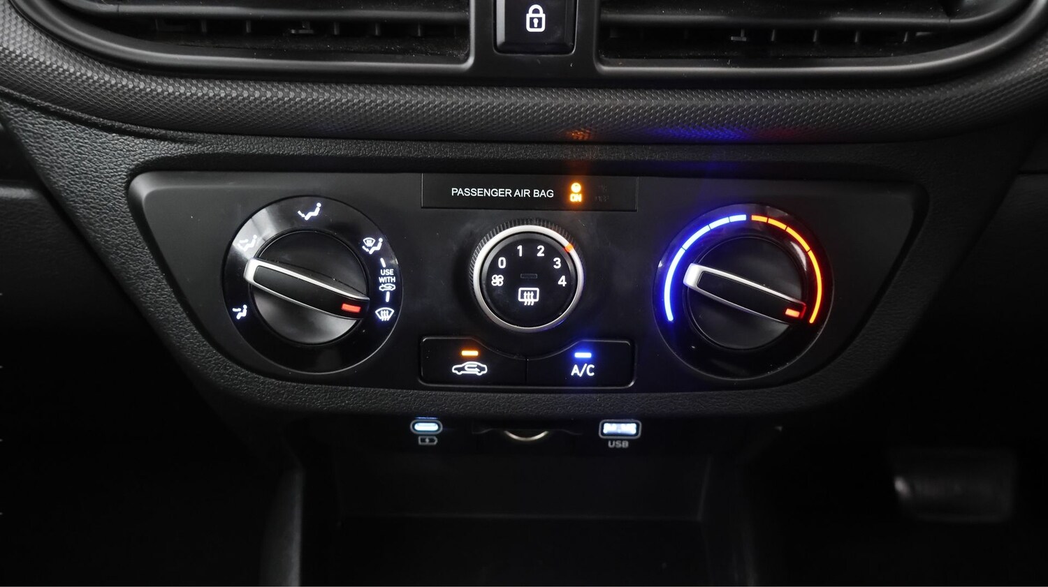 Used Hyundai i10 2023 for sale - 77675883: Photo 11