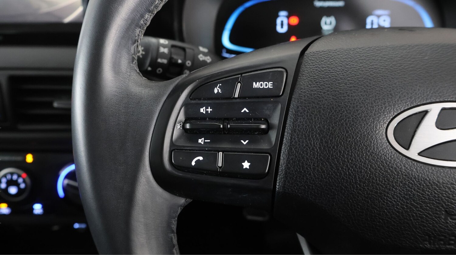 Used Hyundai i10 2023 for sale - 77675883: Photo 20