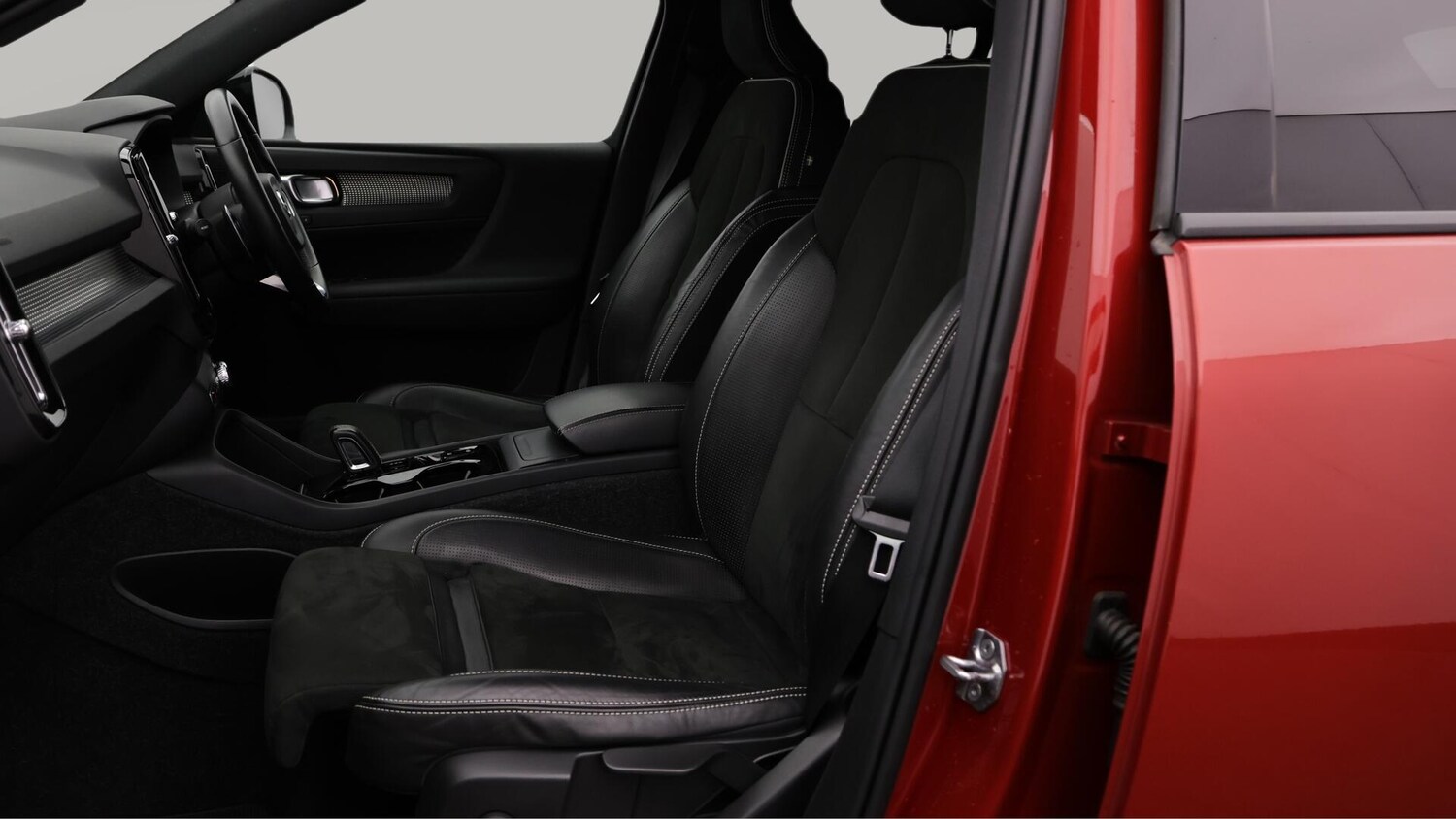 Used Volvo XC40 2019 for sale - 76269615: Photo 15