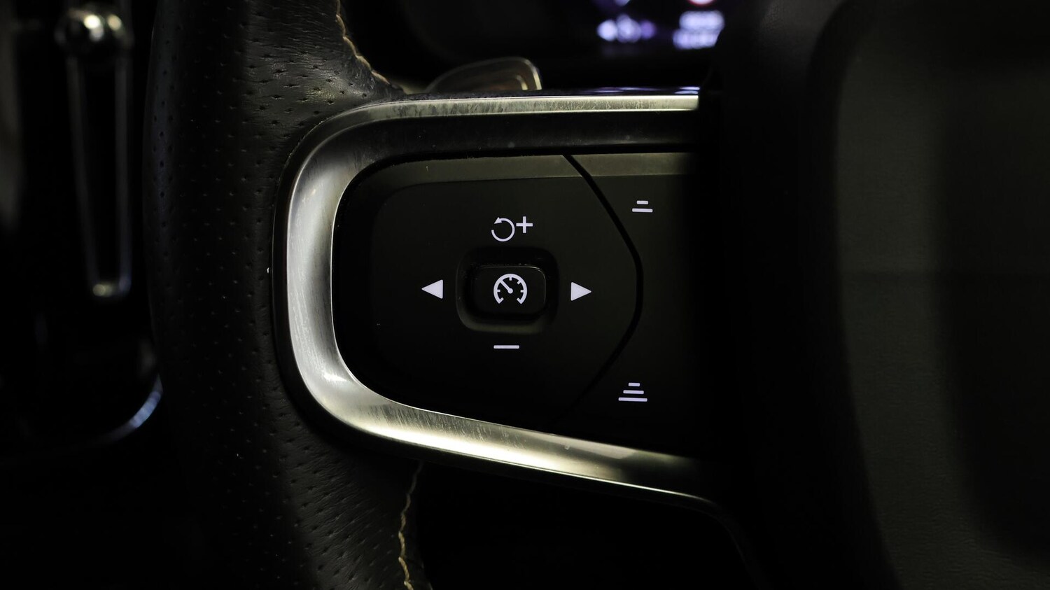 Used Volvo XC40 2019 for sale - 76269615: Photo 24