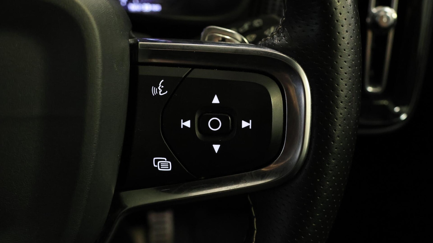 Used Volvo XC40 2019 for sale - 76269615: Photo 25