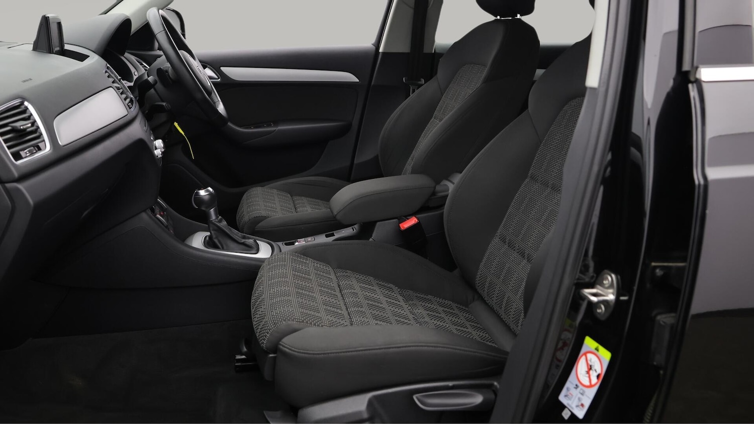 Used Audi Q3 2018 for sale - 76671239: Photo 15