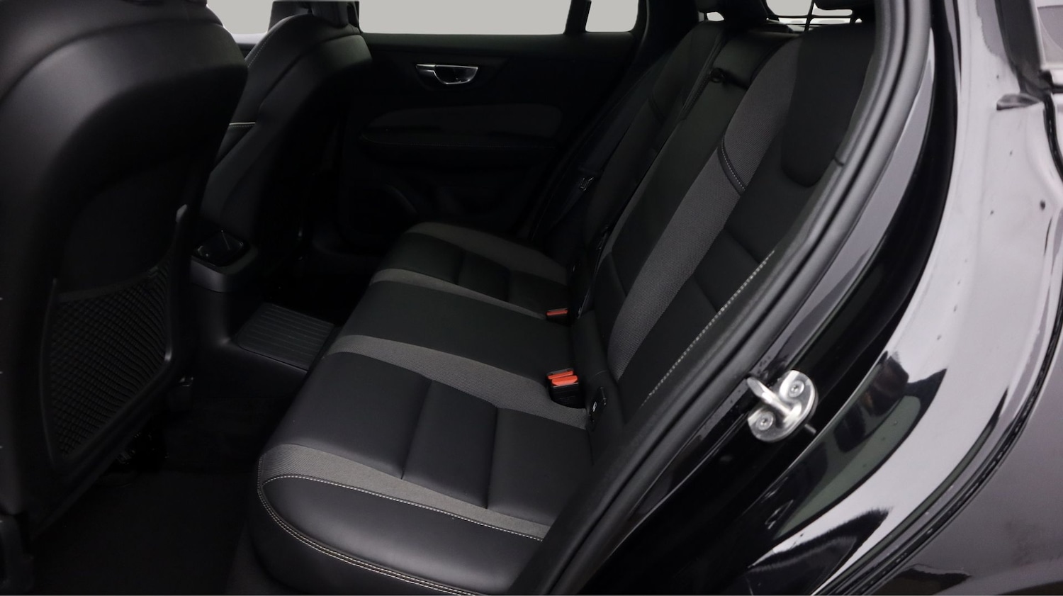 Used Volvo V60 2022 for sale - 77736272: Photo 16