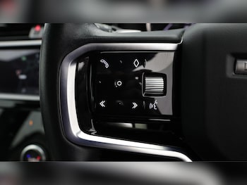 Used Land Rover Discovery Sport 2022 for sale - 76138009: Photo 2