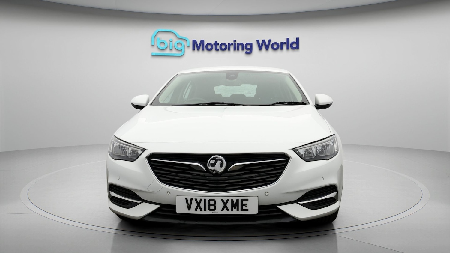 Used Vauxhall Insignia 2018 for sale - 77202138: Photo 2