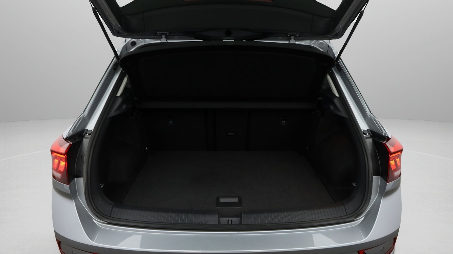 Used Volkswagen T-Roc 2023 for sale - 77505569: Photo 17