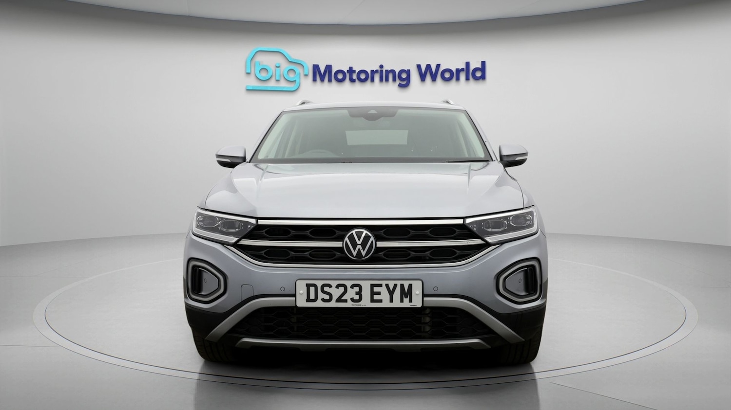 Used Volkswagen T-Roc 2023 for sale - 77505569: Photo 2