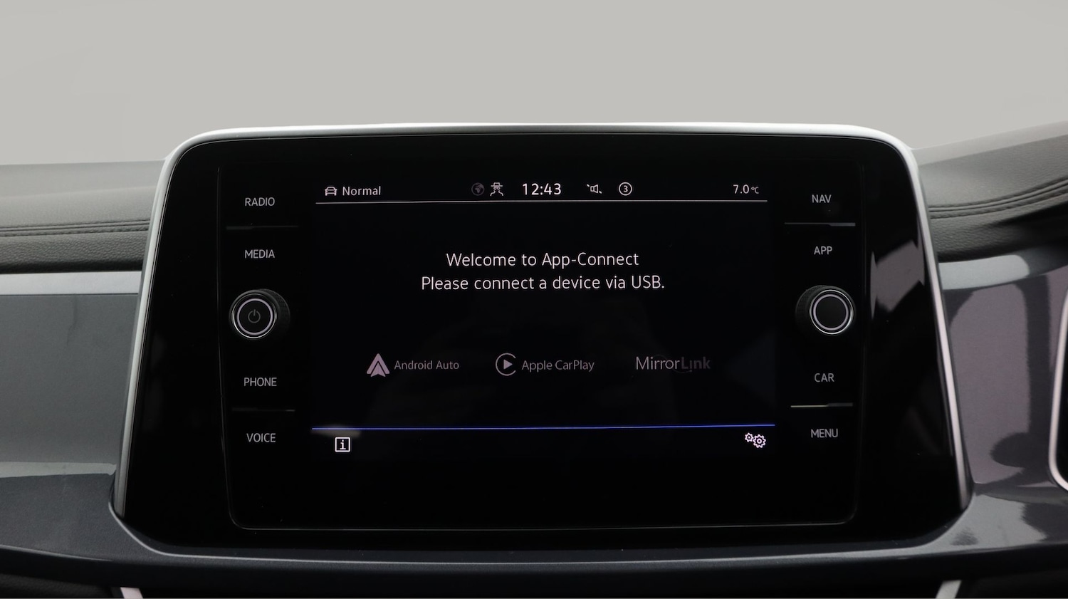 Used Volkswagen T-Roc 2023 for sale - 77505569: Photo 23