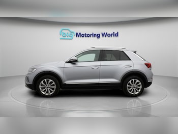 Used Volkswagen T-Roc 2023 for sale - 77505569: Photo