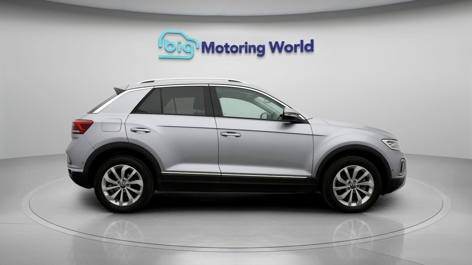 Used Volkswagen T-Roc 2023 for sale - 77505569: Photo 8