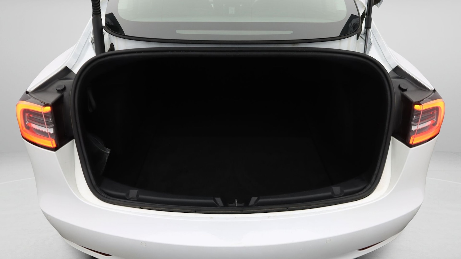 Used Tesla Model 3 2021 for sale - 77610500: Photo 17