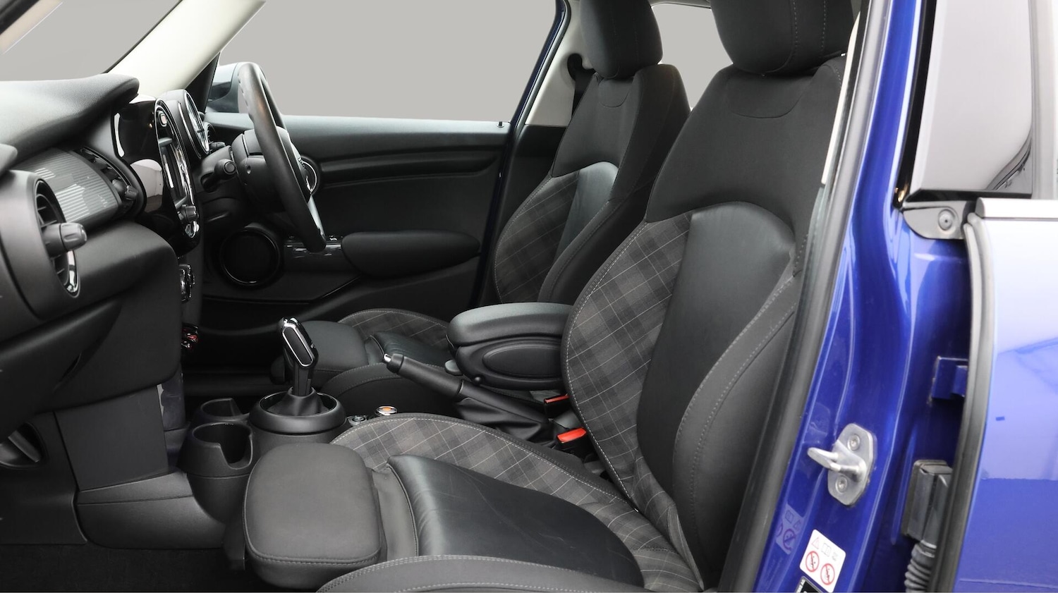 Used MINI Hatch 2019 for sale - 76632976: Photo 15