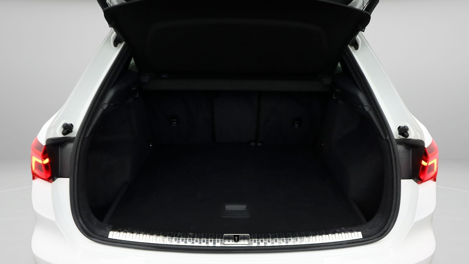 Used Audi Q3 2020 for sale - 77230759: Photo 17