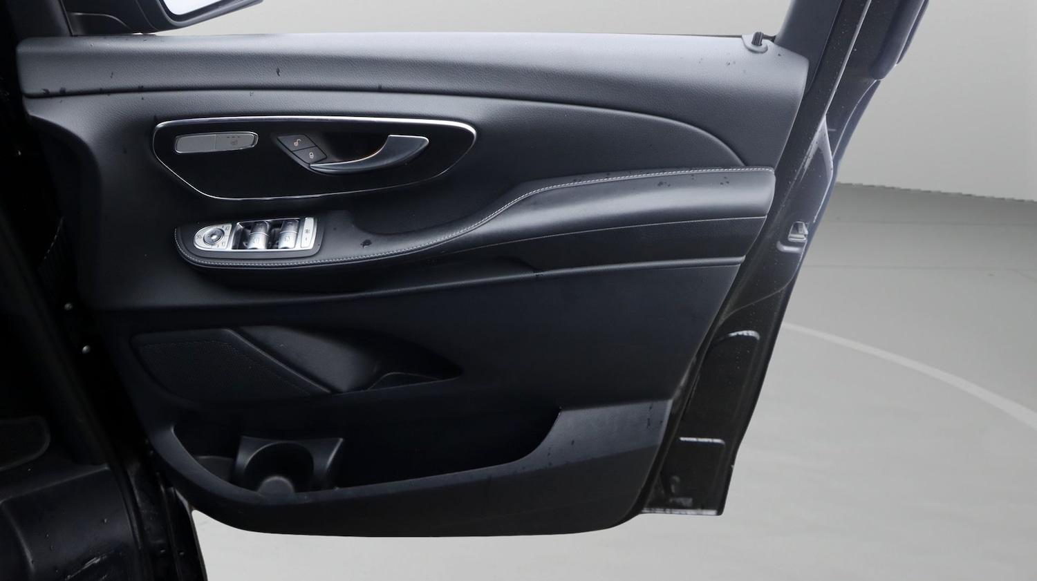 Used Mercedes-Benz V-Class 2023 for sale - 77181624: Photo 15