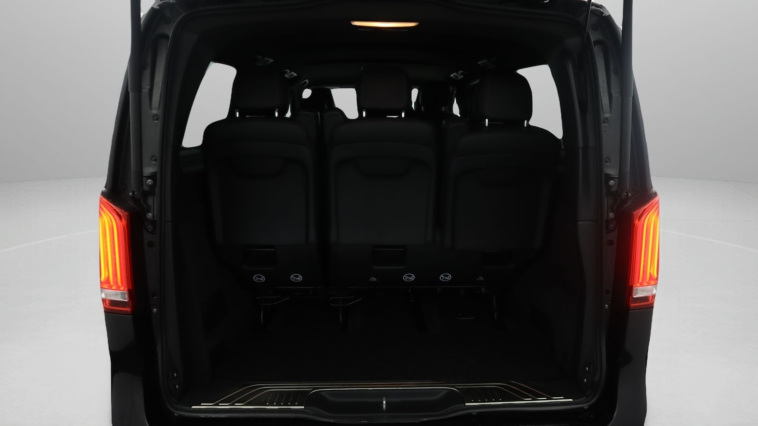 Used Mercedes-Benz V-Class 2023 for sale - 77181624: Photo 20