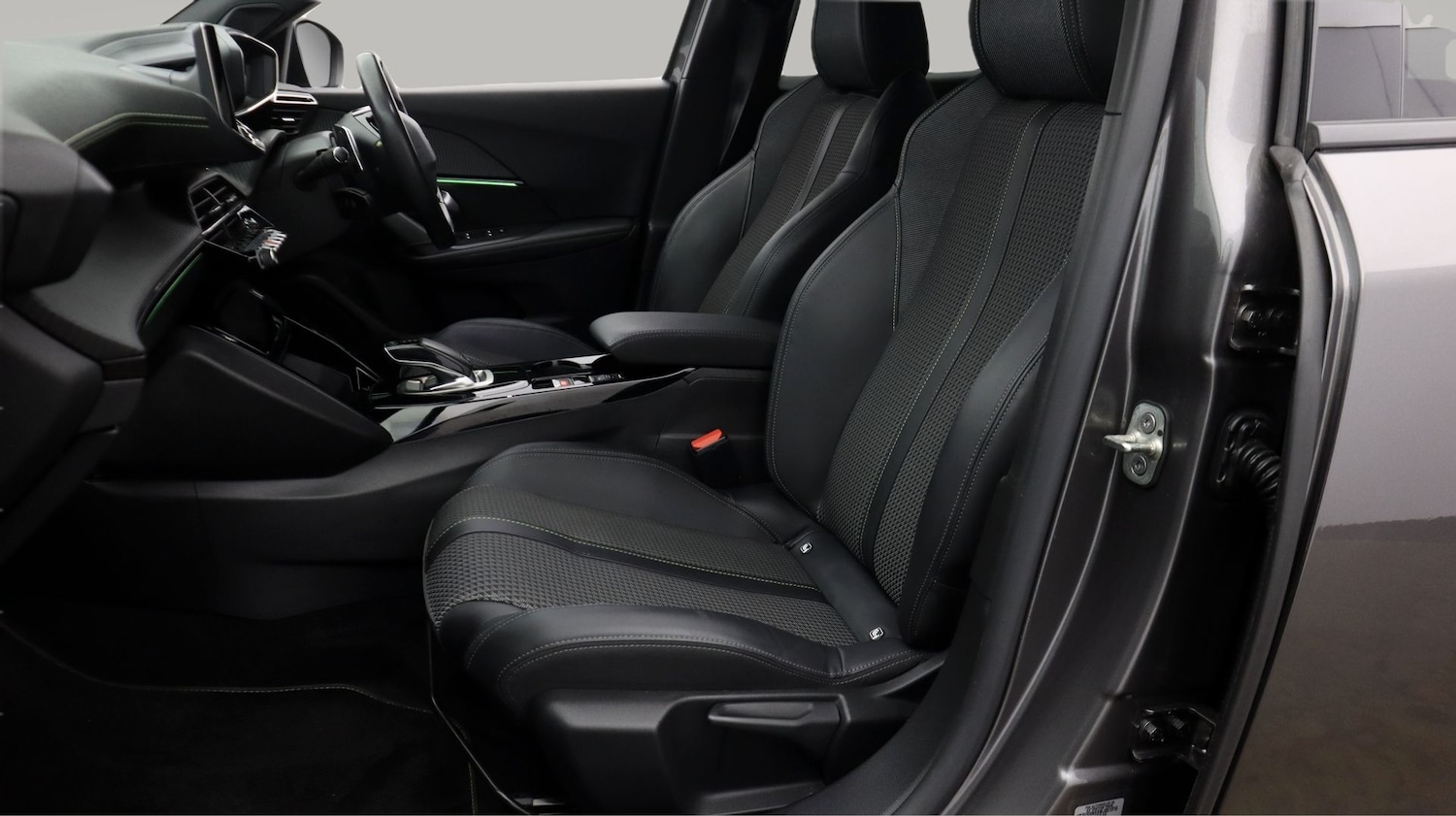 Used Peugeot 2008 2021 for sale - 77653568: Photo 14