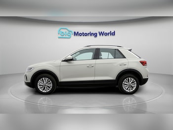 Used Volkswagen T-Roc 2024 for sale - 79210998: Photo