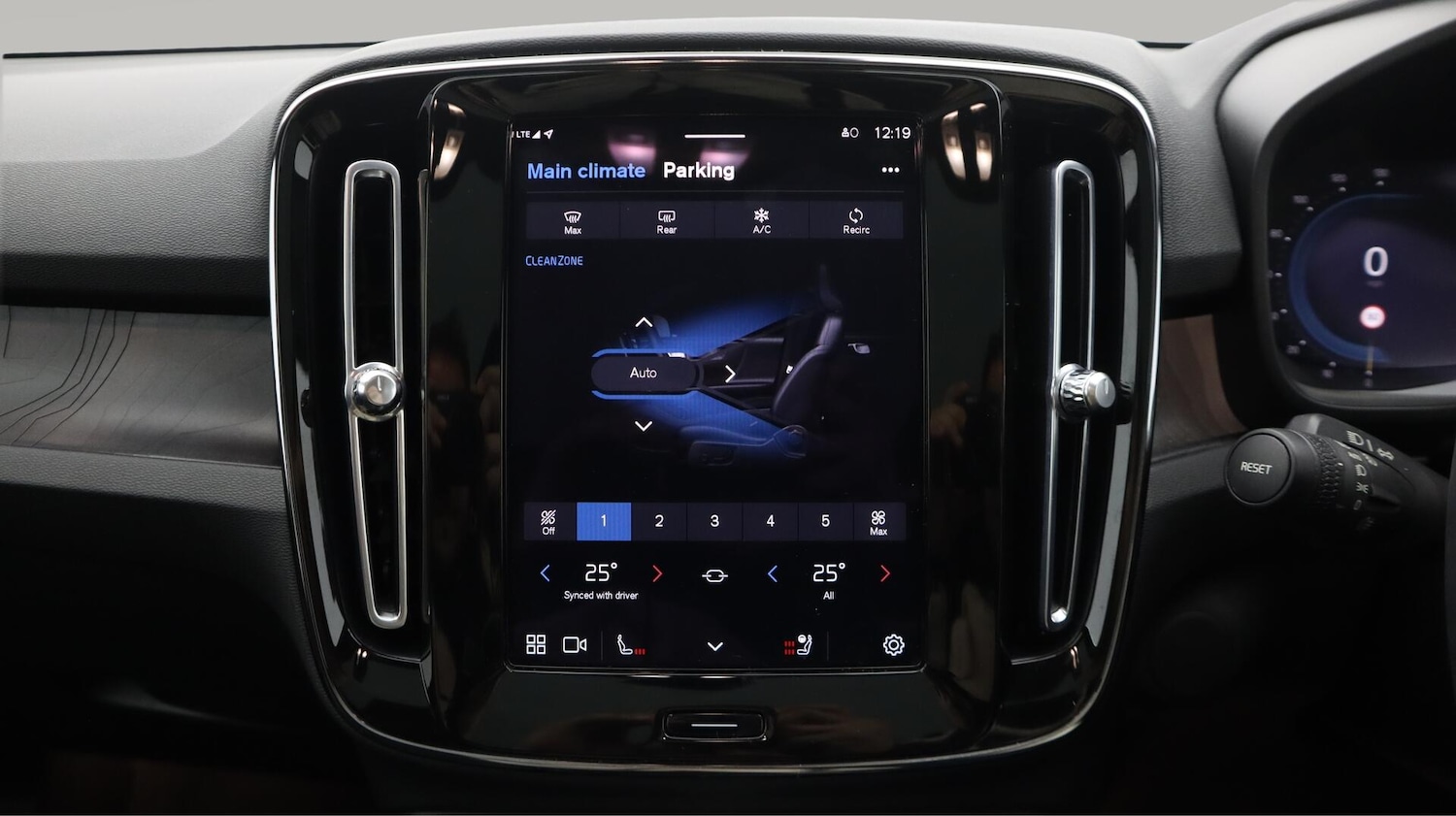 Used Volvo C40 2023 for sale - 76646242: Photo 13