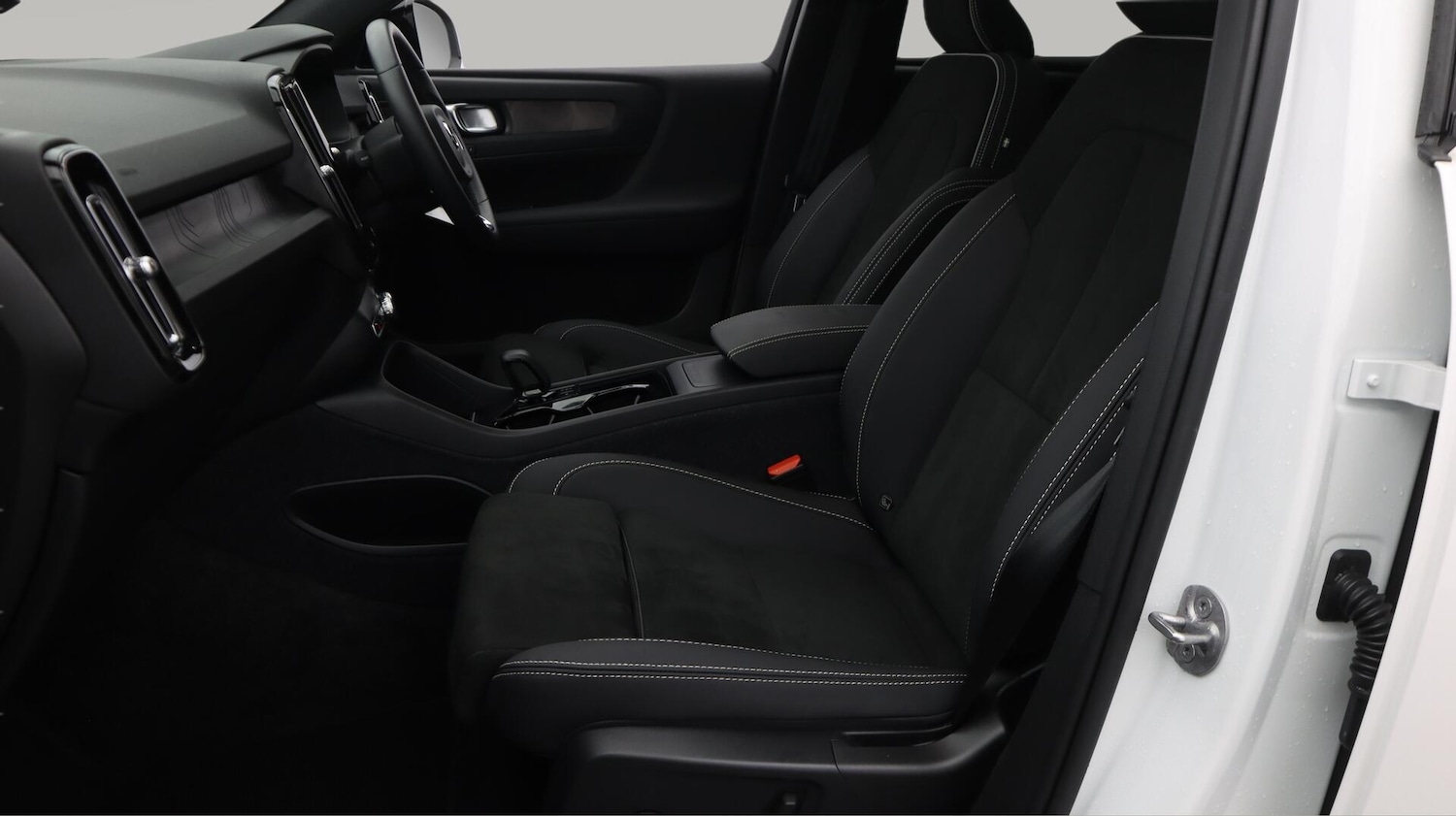 Used Volvo C40 2023 for sale - 76646242: Photo 15