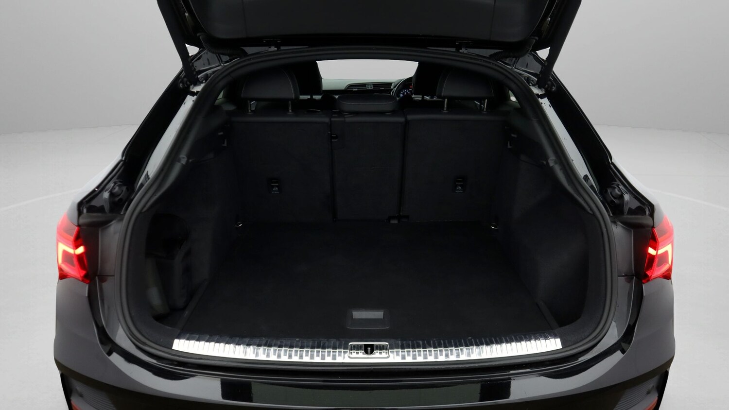 Used Audi Q3 2023 for sale - 77906873: Photo 17