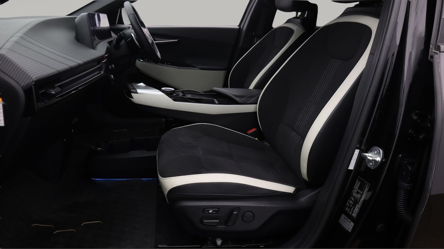 Used Kia EV6 2023 for sale - 77460489: Photo 14