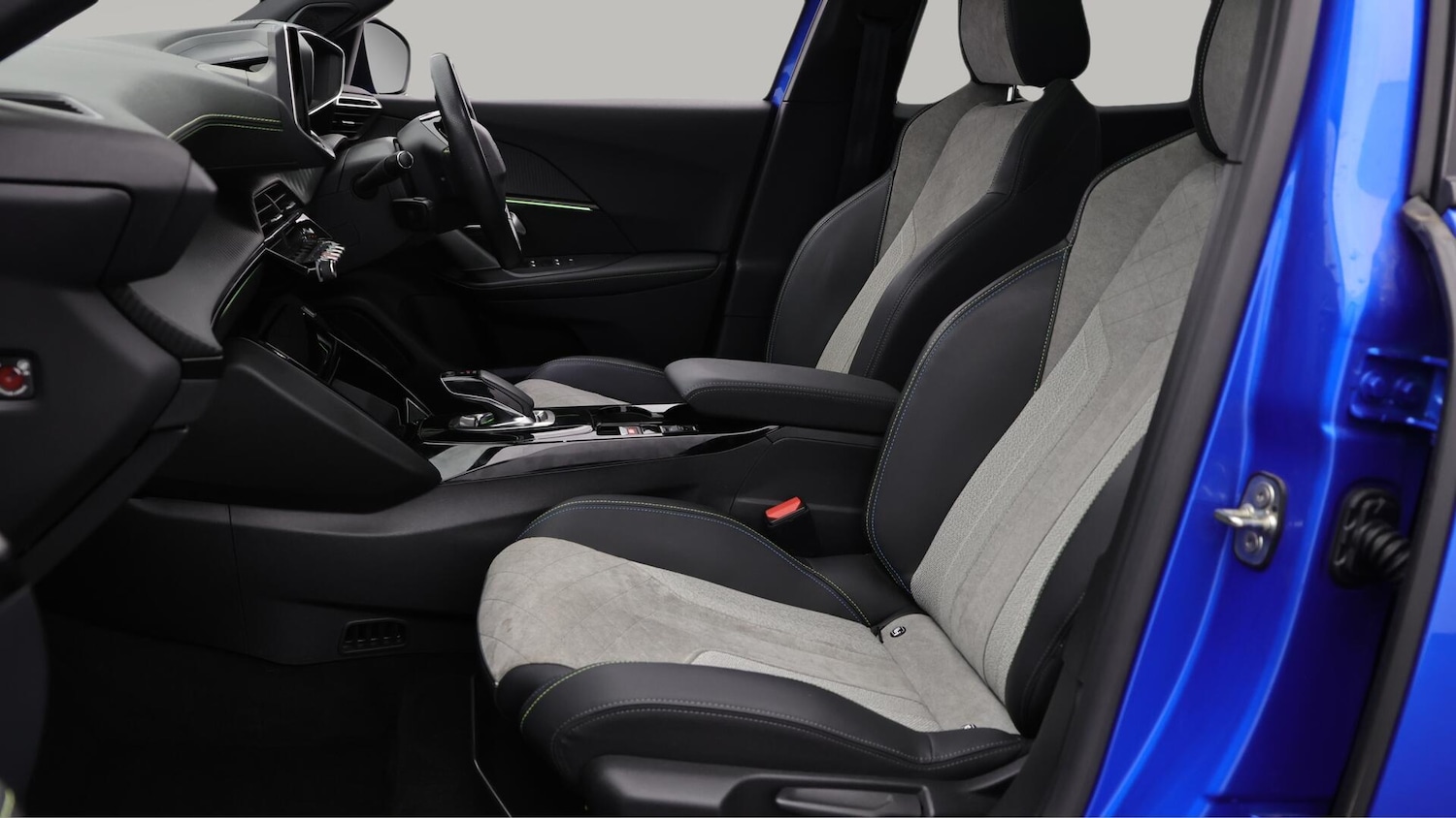 Used Peugeot E-2008 2020 for sale - 76167437: Photo 14