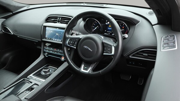 Used Jaguar F-Pace 2019 for sale - 75589043: Photo 10
