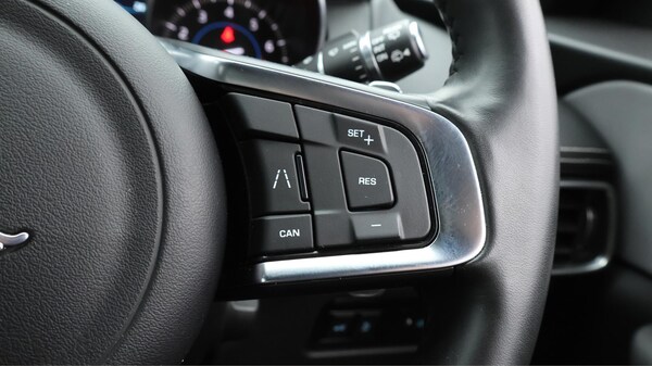 Used Jaguar F-Pace 2019 for sale - 75589043: Photo 26