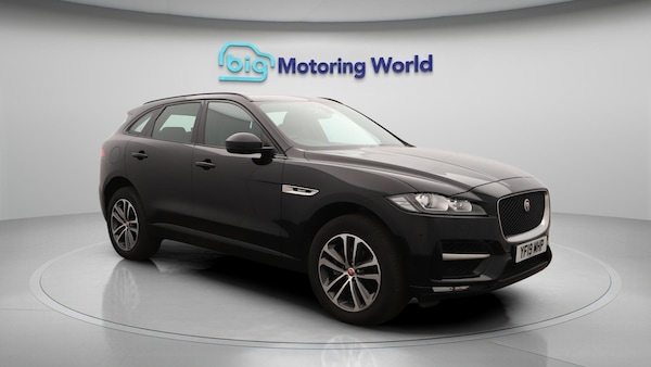 Used Jaguar F-Pace 2019 for sale - 75589043: Photo 2