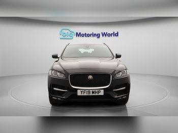 Used Jaguar F-Pace 2019 for sale - 75589043: Photo