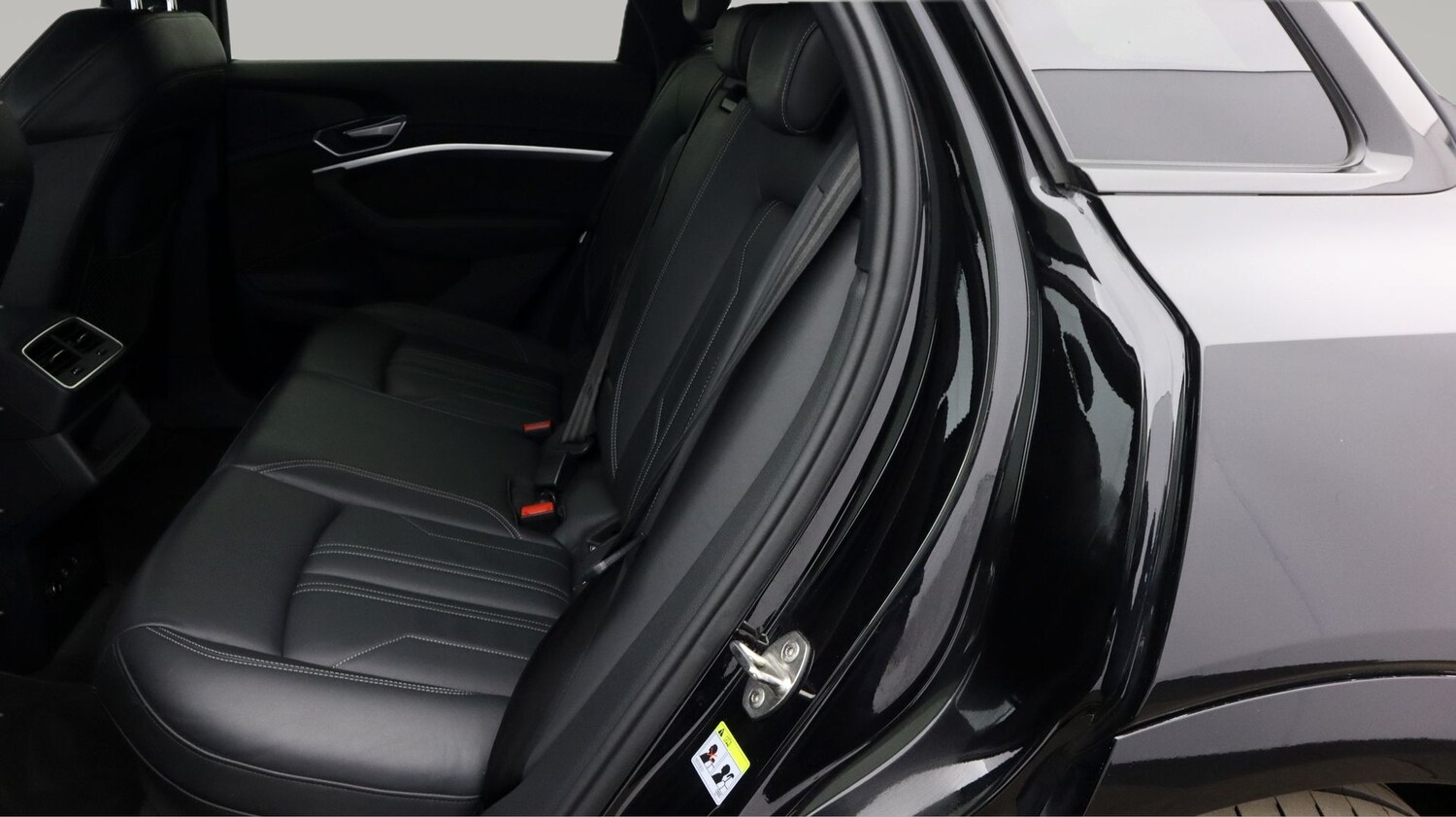 Used Audi e-tron 2021 for sale - 77732673: Photo 16