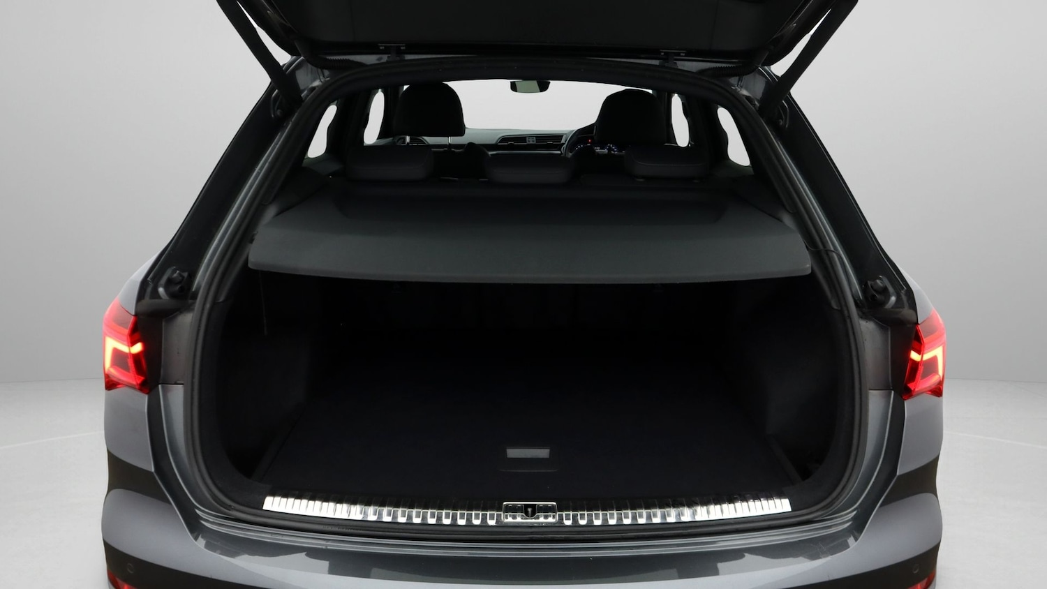 Used Audi Q3 2020 for sale - 77610232: Photo 17