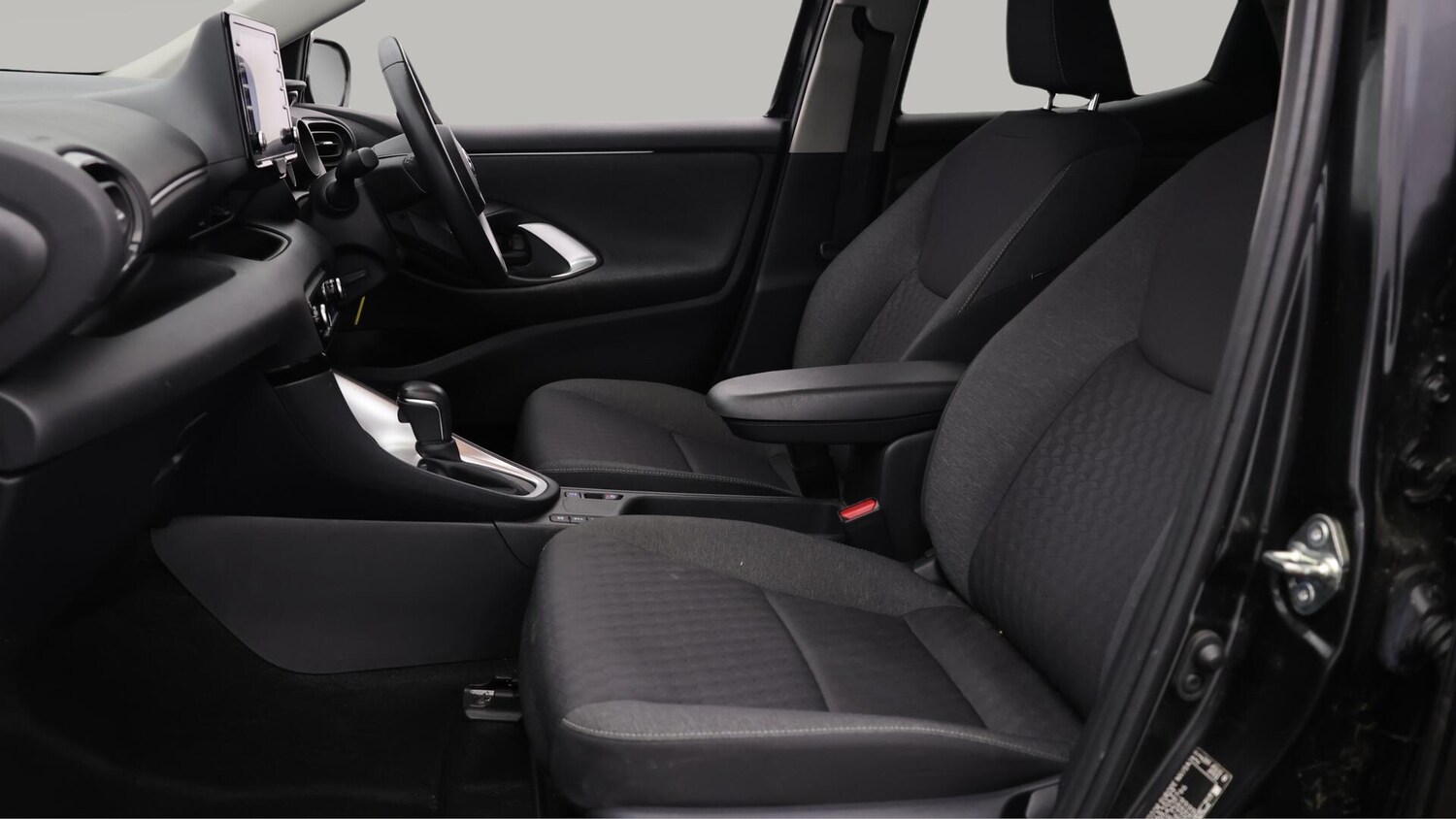 Used Toyota Yaris 2022 for sale - 76644643: Photo 15