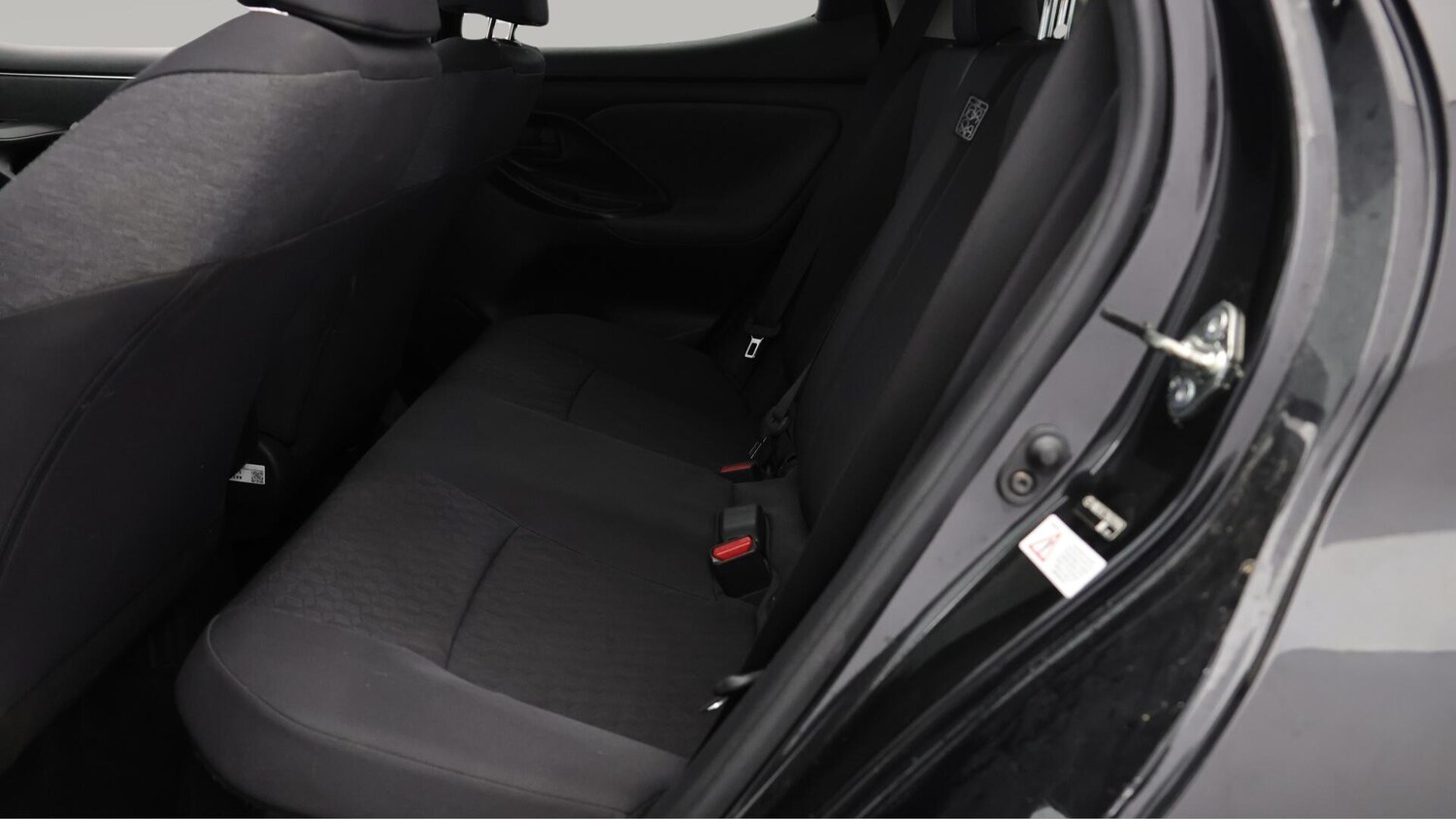 Used Toyota Yaris 2022 for sale - 76644643: Photo 17