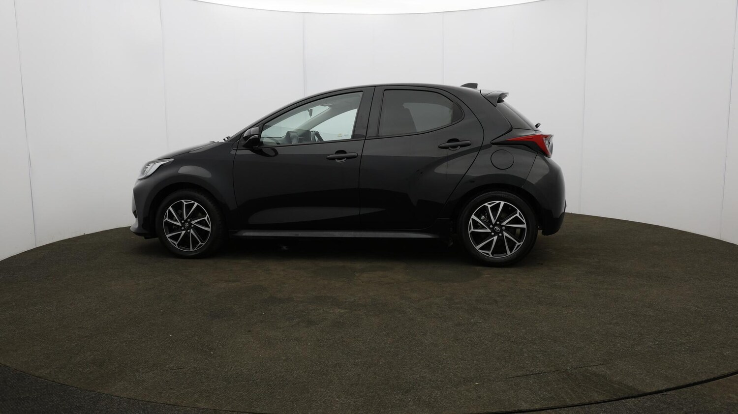 Used Toyota Yaris 2022 for sale - 76644643: Photo 71