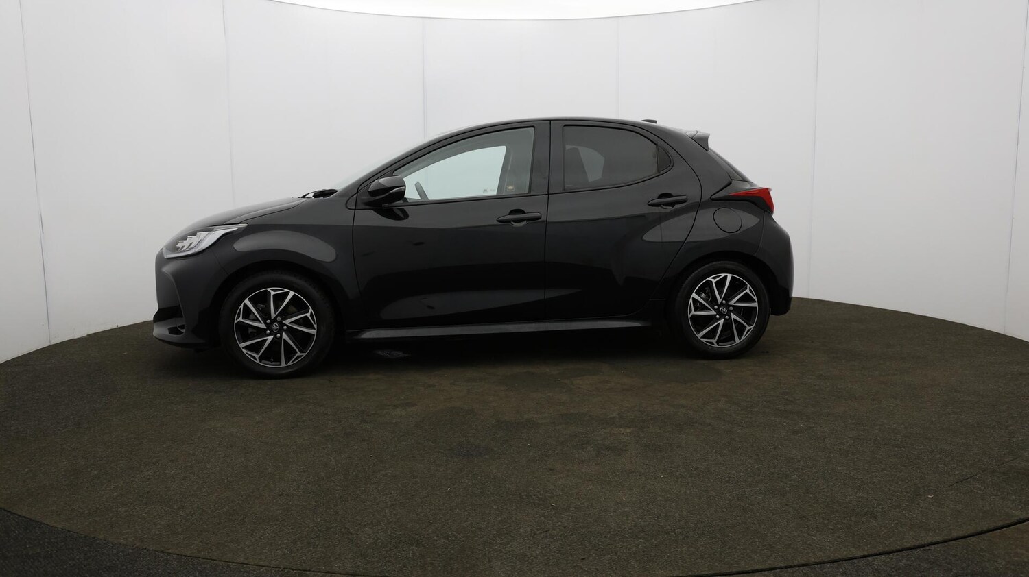 Used Toyota Yaris 2022 for sale - 76644643: Photo 73