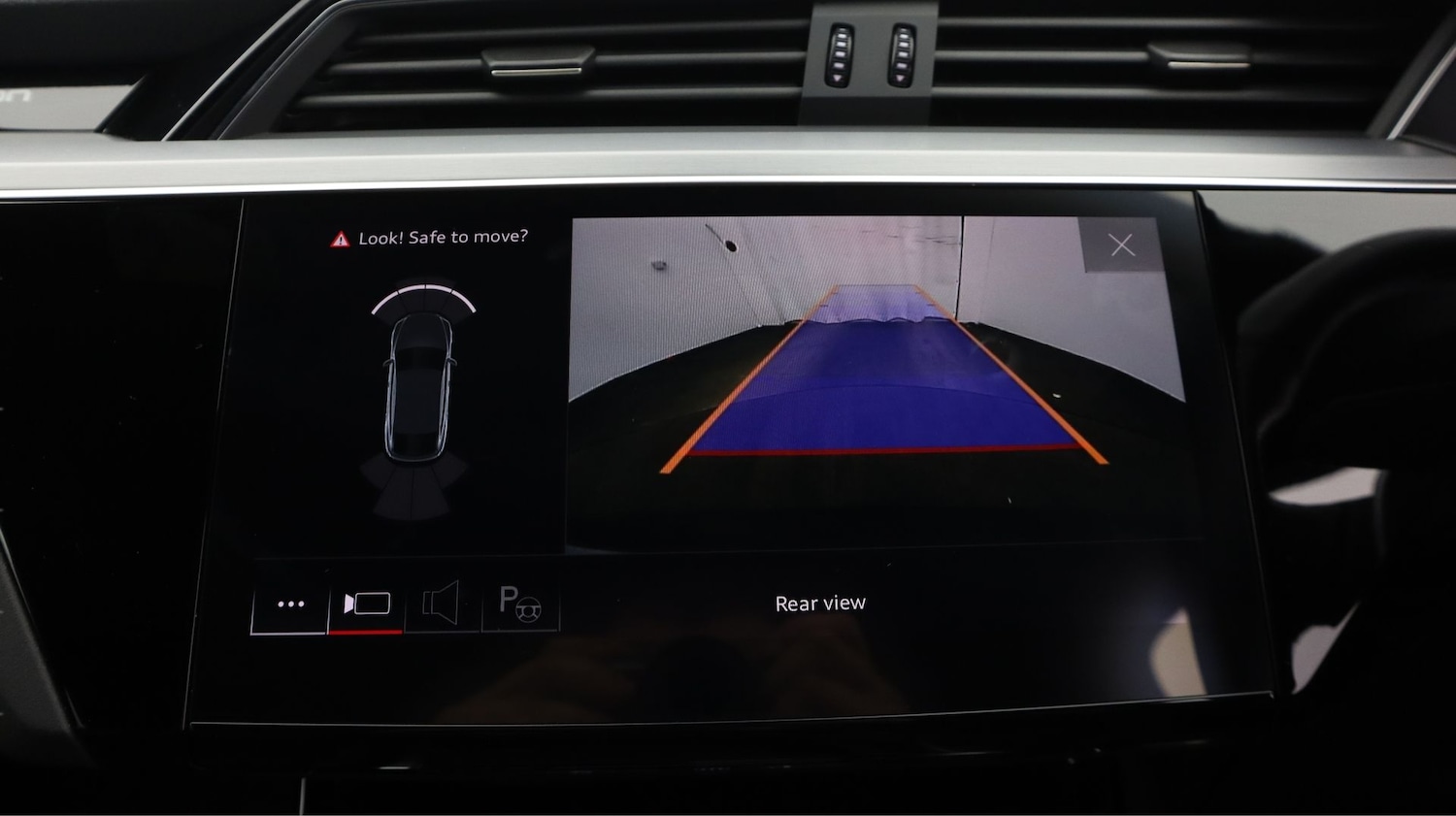 Used Audi e-tron 2022 for sale - 77213694: Photo 25